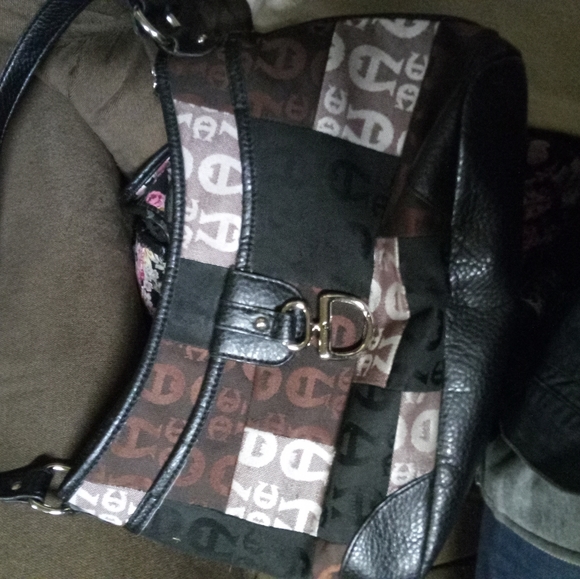 Etienne Aigner Shoulder Bag - Picture 3 of 3